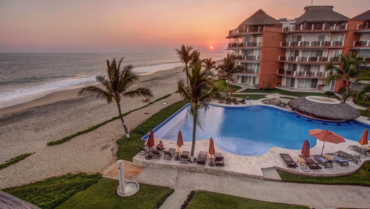 Vivo Resorts Puerto Escondido  Mexico Destination Wedding Venues